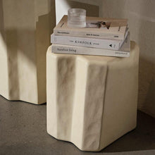 Lade das Bild in den Galerie-Viewer, Staffa Stool