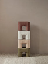 Lade das Bild in den Galerie-Viewer, Podo Stool