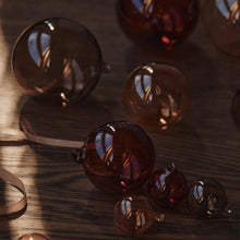 Lade das Bild in den Galerie-Viewer, Glass Baubles - Medium - Set of 3
