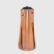 Lade das Bild in den Galerie-Viewer, Frau Kröger Karaffe Kupfer by Christian Metzner