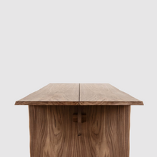 Lade das Bild in den Galerie-Viewer, Bookmatch table by Philippe Malouin