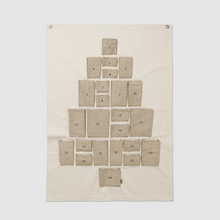 Lade das Bild in den Galerie-Viewer, Pine Christmas Calendar Maxi