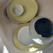 Lade das Bild in den Galerie-Viewer, Flow Bowl Small - Off-White