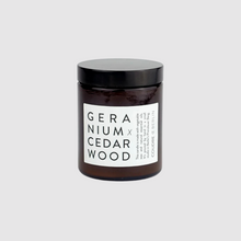 Lade das Bild in den Galerie-Viewer, Geranium x Cedar Wood Candle