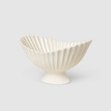 Lade das Bild in den Galerie-Viewer, Fountain Centrepiece Off-white