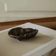 Lade das Bild in den Galerie-Viewer, Oyster Bowl Black Brass