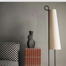 Lade das Bild in den Galerie-Viewer, Yara Vase Black - Large