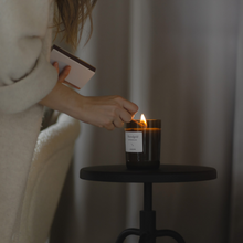 Lade das Bild in den Galerie-Viewer, Winterzeit Duftkerze 75 mg