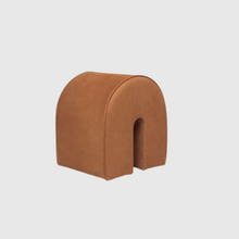 Lade das Bild in den Galerie-Viewer, Curved Pouf Cognac - Display Item