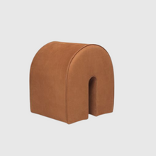 Lade das Bild in den Galerie-Viewer, Curved Pouf Cognac - Display Item