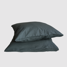 Lade das Bild in den Galerie-Viewer, Crisp Pillow Set - Seafoam