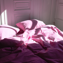 Lade das Bild in den Galerie-Viewer, Crisp Duvet Cover - Sunset Pink