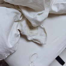 Lade das Bild in den Galerie-Viewer, Smoothy Fitted Sheets - Off White