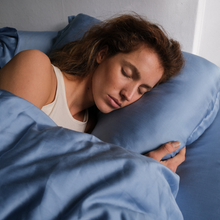 Lade das Bild in den Galerie-Viewer, Tencel Duvet Cover - Calming Blue