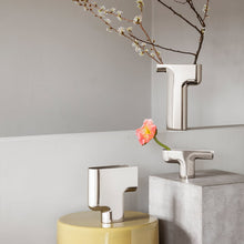 Lade das Bild in den Galerie-Viewer, Nendo Vase B by Oki Sato