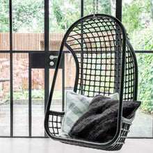 Lade das Bild in den Galerie-Viewer, Rattan Hanging Chair