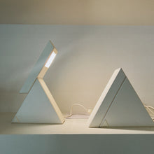Lade das Bild in den Galerie-Viewer, Delta Tischlampen von Mario Bertorelle für JM RDM. Vintage - Set of 2