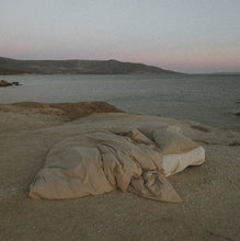 Lade das Bild in den Galerie-Viewer, Crisp Duvet Cover - Sand Dune