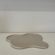 Lade das Bild in den Galerie-Viewer, Jeremy Bellina Tray - creme