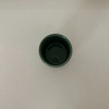 Lade das Bild in den Galerie-Viewer, Severj Studio x MAMO INTERIORS Grip Cup - green