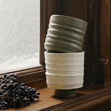 Lade das Bild in den Galerie-Viewer, Green Handmade Cup Ferm Living