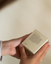 Lade das Bild in den Galerie-Viewer, Heimkehr Duftkerze 75 mg