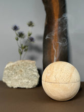 Lade das Bild in den Galerie-Viewer, Räucherkugel PAVA SPHERA - beige maxi