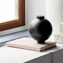 Lade das Bild in den Galerie-Viewer, Wooden Sphere - Black