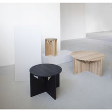 Lade das Bild in den Galerie-Viewer, Simple Stool - Oak