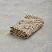 Lade das Bild in den Galerie-Viewer, AYU Vata Handtuch - light grey