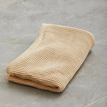 Lade das Bild in den Galerie-Viewer, AYU Pitta Handtuch - warm sand
