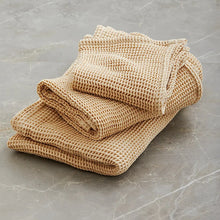 Lade das Bild in den Galerie-Viewer, AYU Pitta Handtuch - warm sand
