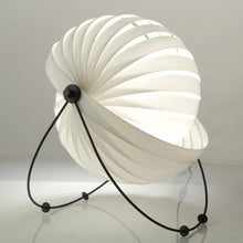 Lade das Bild in den Galerie-Viewer, Eclipse Lamp