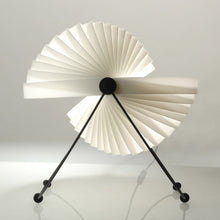 Lade das Bild in den Galerie-Viewer, Eclipse Lamp