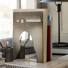 Lade das Bild in den Galerie-Viewer, Pond Bookend