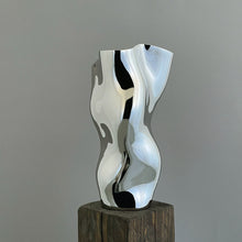 Lade das Bild in den Galerie-Viewer, Ostrea 25 Vase - nickel