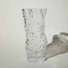 Lade das Bild in den Galerie-Viewer, Ostrea Glass Vase - clear
