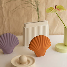 Lade das Bild in den Galerie-Viewer, Seashell Vase Amber