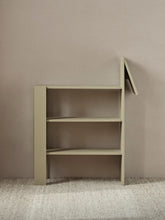 Lade das Bild in den Galerie-Viewer, Horse Bookcase
