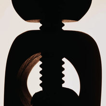Lade das Bild in den Galerie-Viewer, Cairn Nut Cracker - Dark brown
