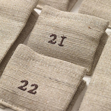 Lade das Bild in den Galerie-Viewer, Pine Christmas Calendar Mini
