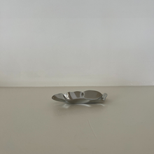 Lade das Bild in den Galerie-Viewer, Oyster Bowl Stainless Steel
